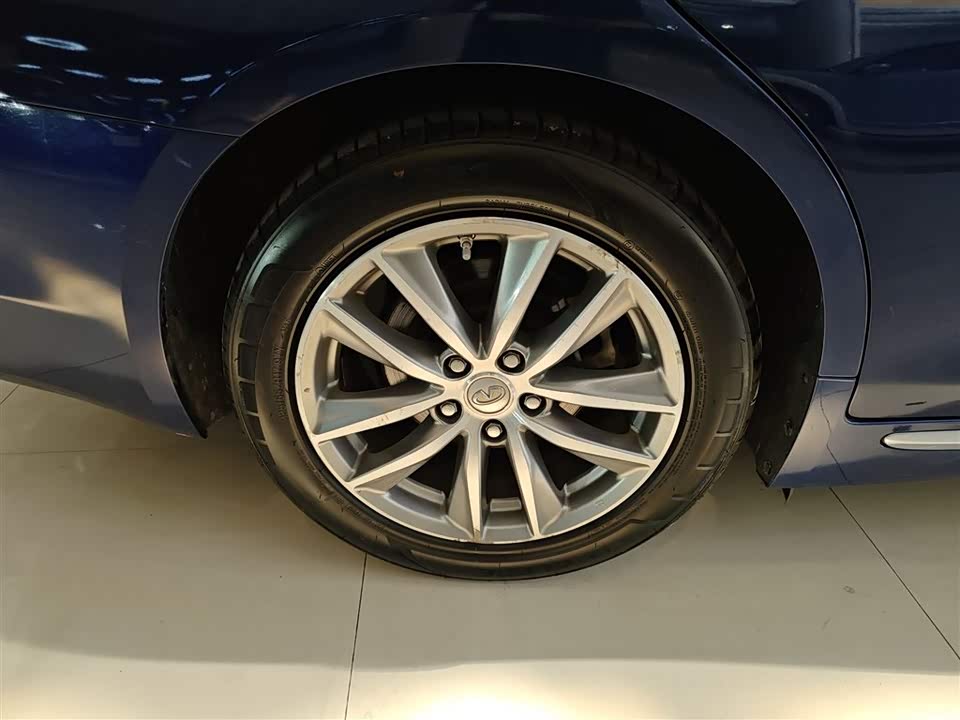 Infiniti Q50L Infiniti Q50L