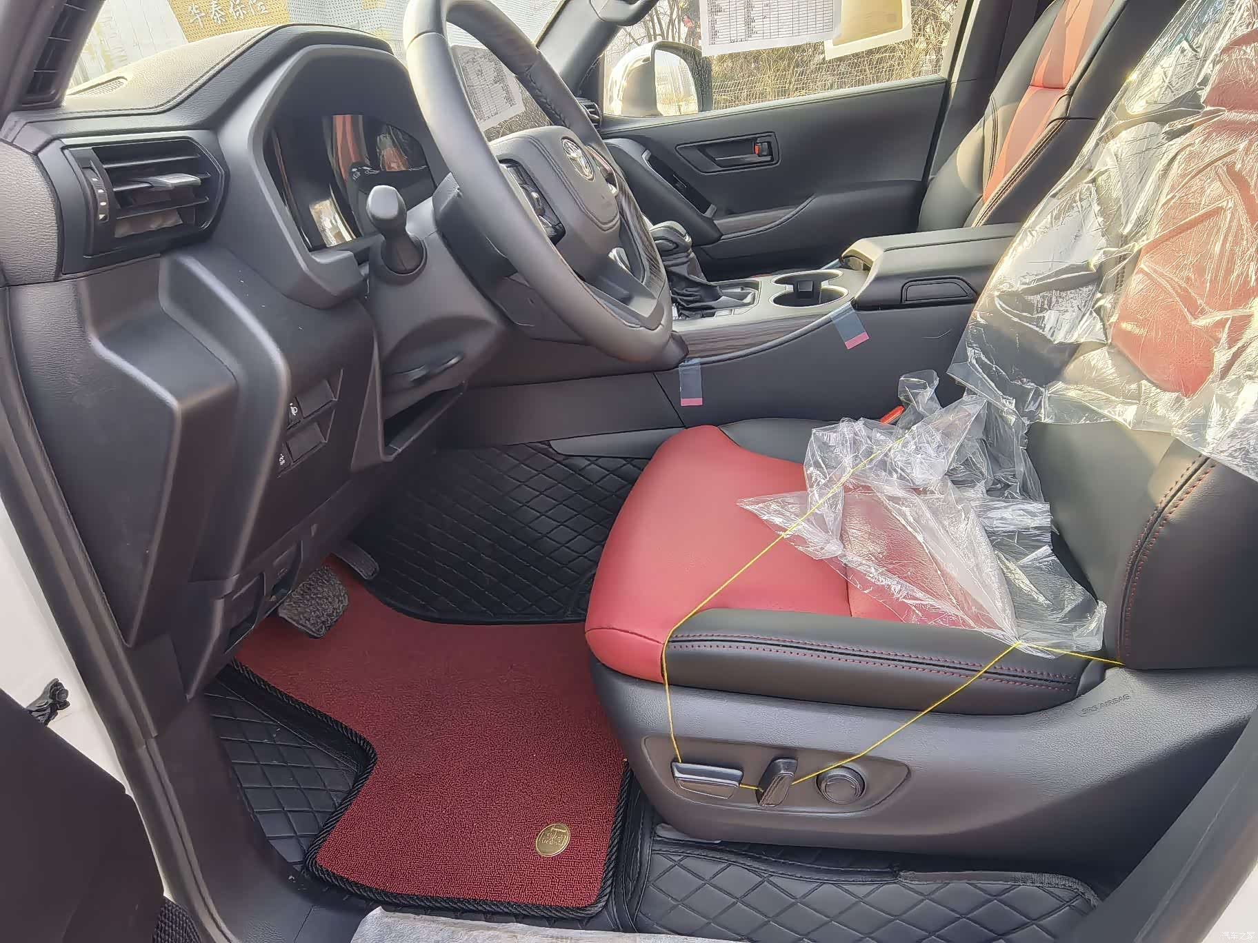 Toyota Land Cruiser, 2026 18