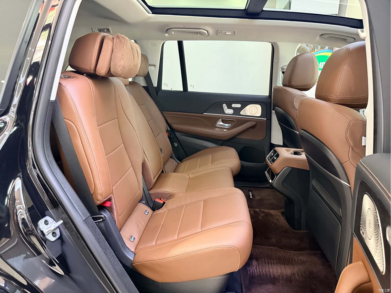 Mercedes-Benz GLS, 2025 12