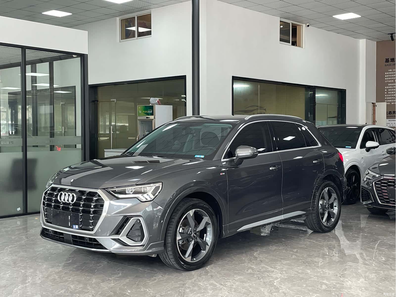 Audi Q3, 2022 1