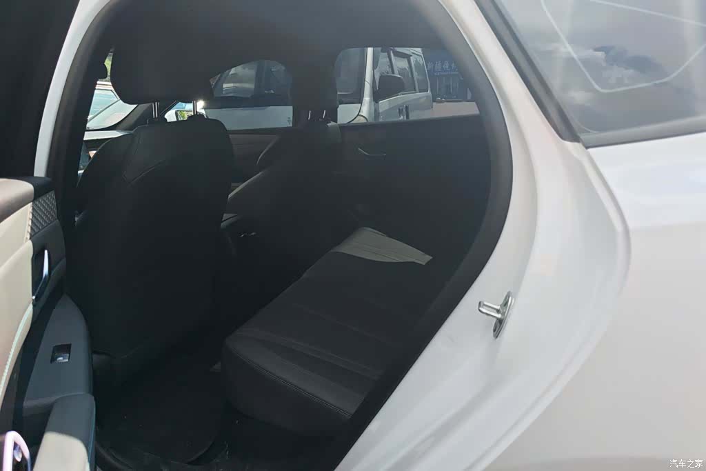 BYD Qin, 2025 10