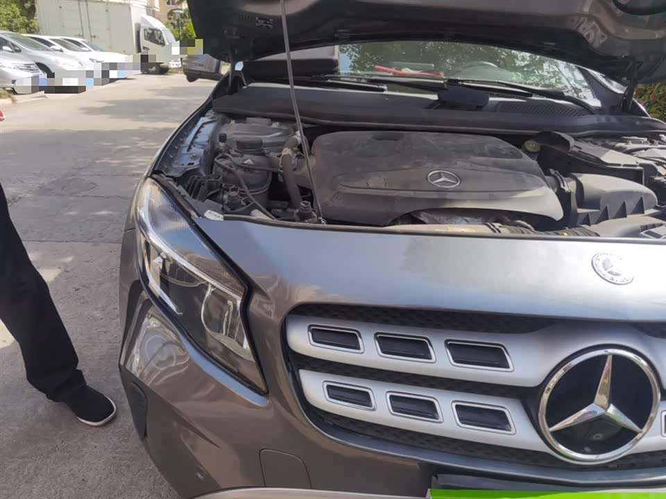 Mercedes-Benz GLA Mercedes-Benz GLA