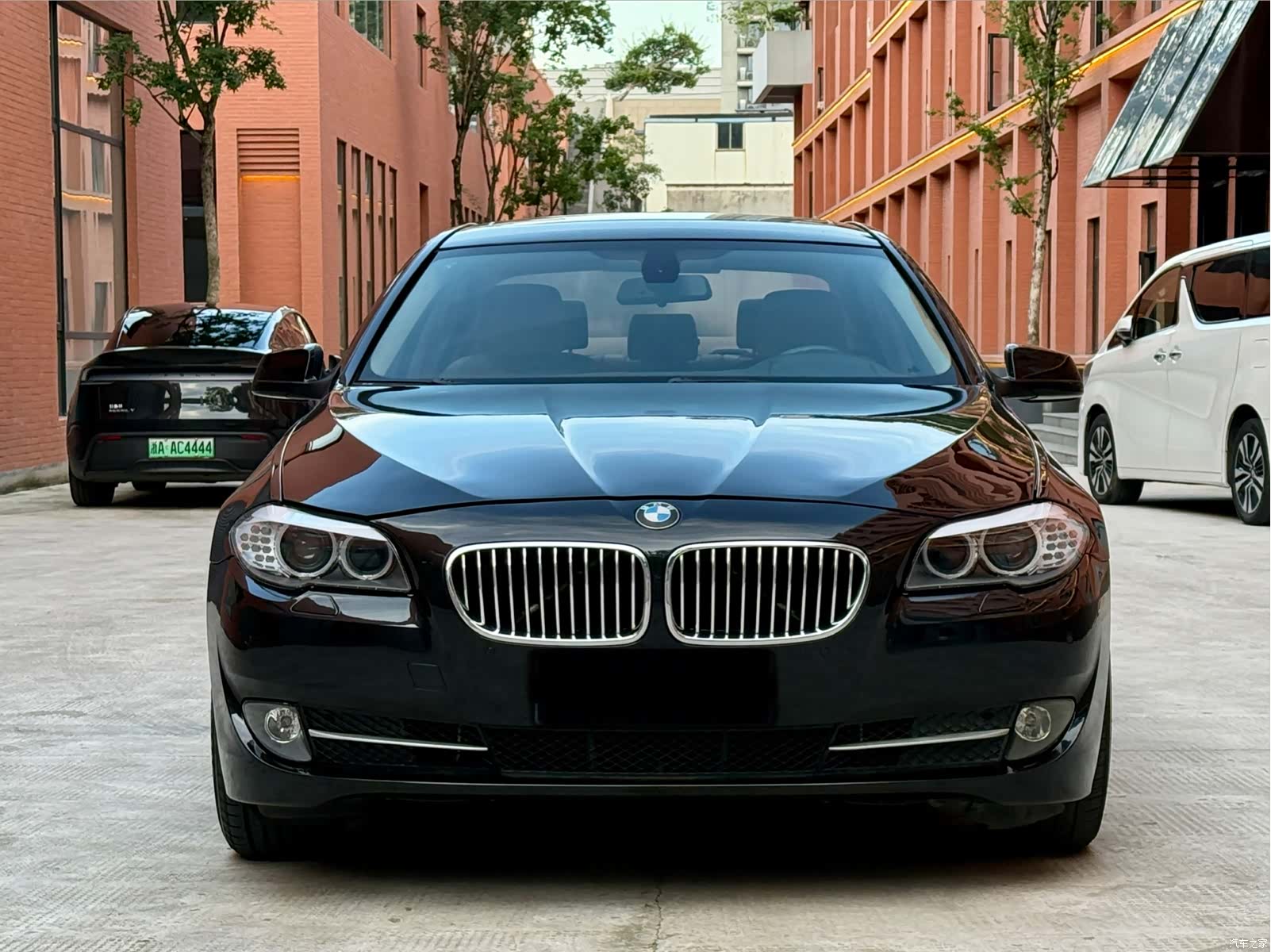 BMW 5 Series, 2011 2