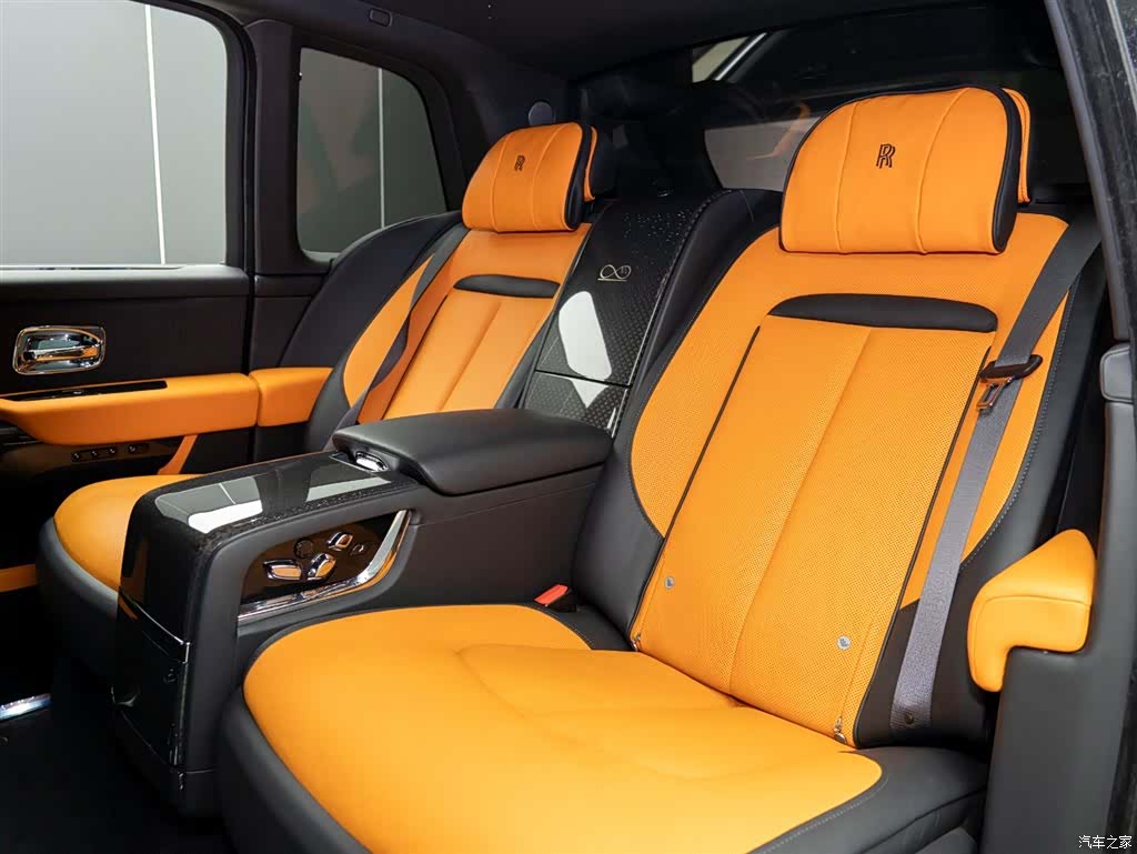 Rolls-Royce Cullinan, 2022 12