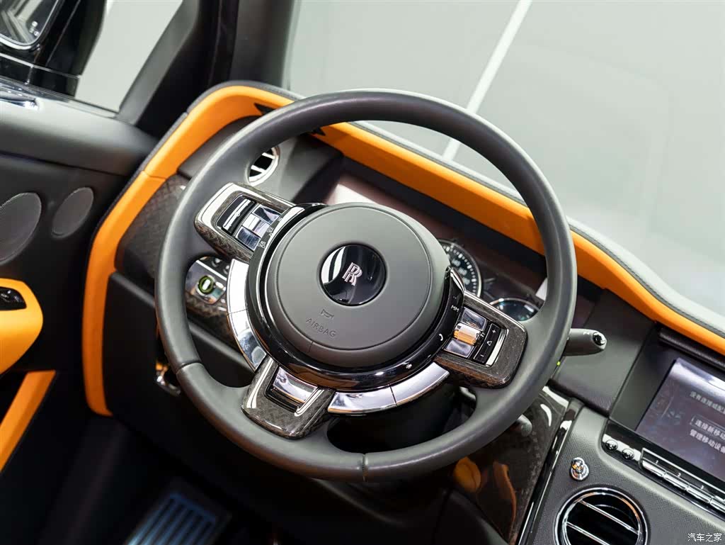 Rolls-Royce Cullinan, 2022 19