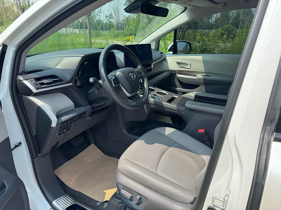 Toyota Grevia