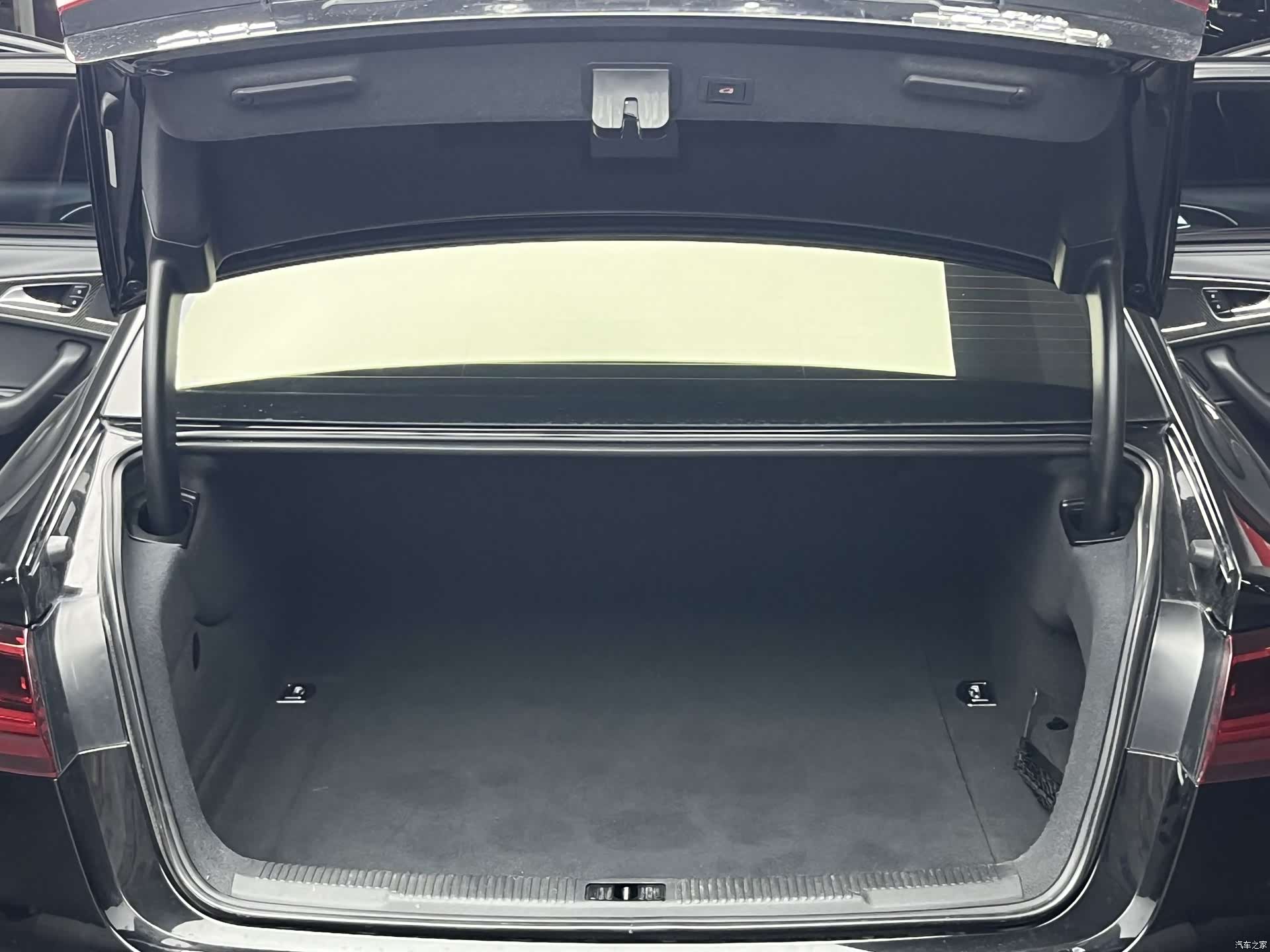 Audi A6L, 2018 24