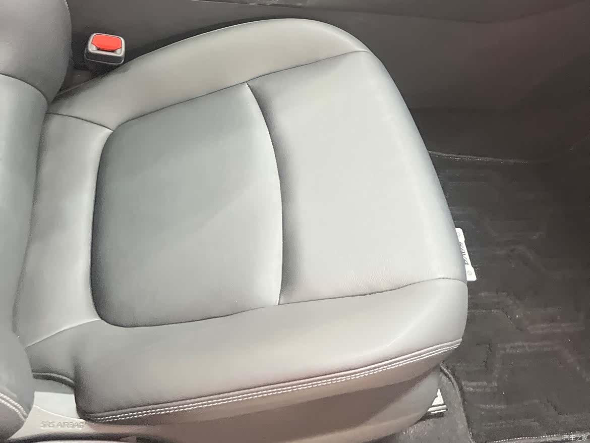 Toyota RAV4, 2020 13