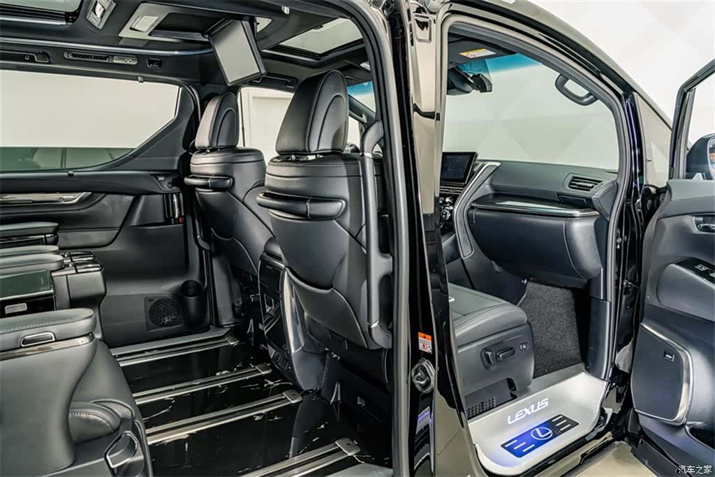 Lexus LM, 2023 27