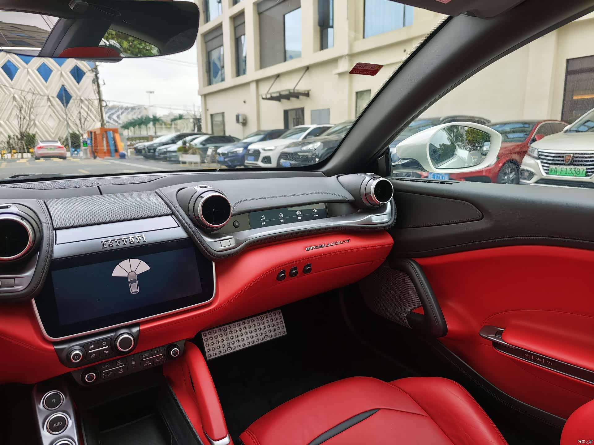 Ferrari GTC4Lus, 2019 20