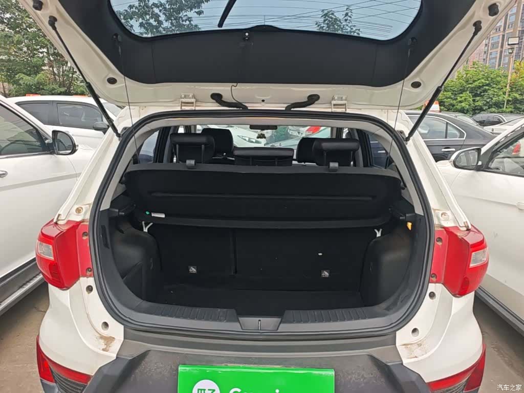 BAIC X25, 2016 19