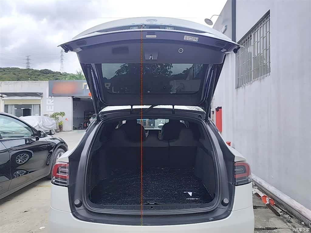 Tesla Model X, 2020 19
