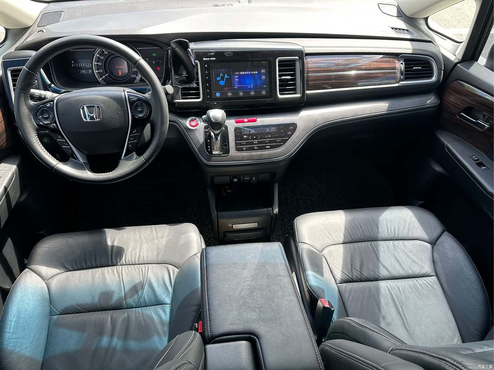 Honda Elysion, 2016 6