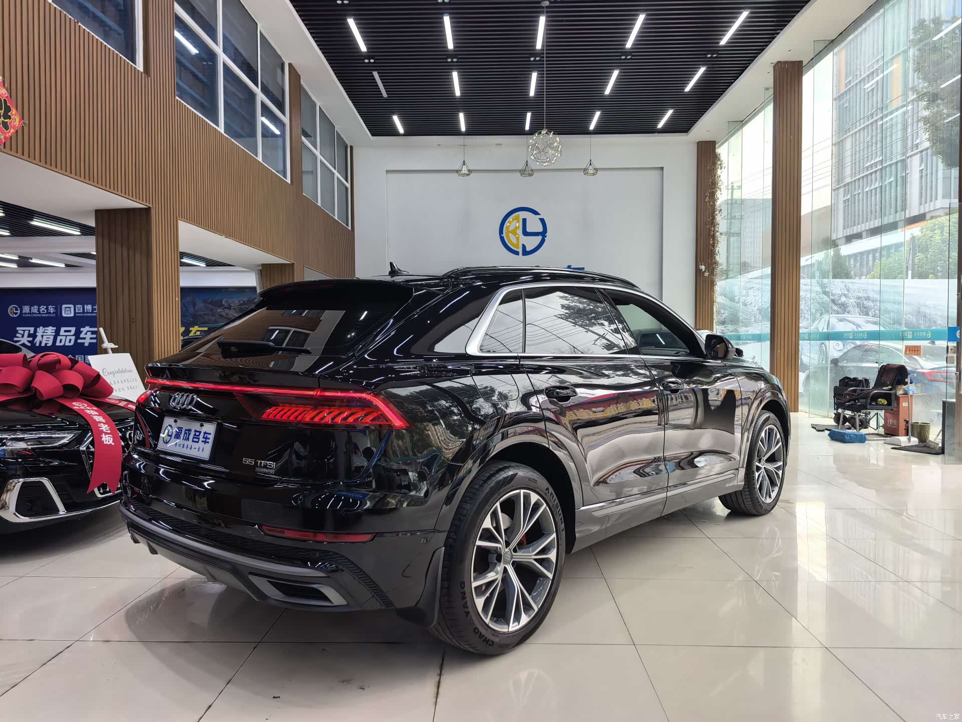 Audi Q8, 2020 все фото