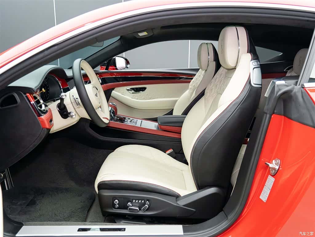 Bentley Continental GT, 2023 10