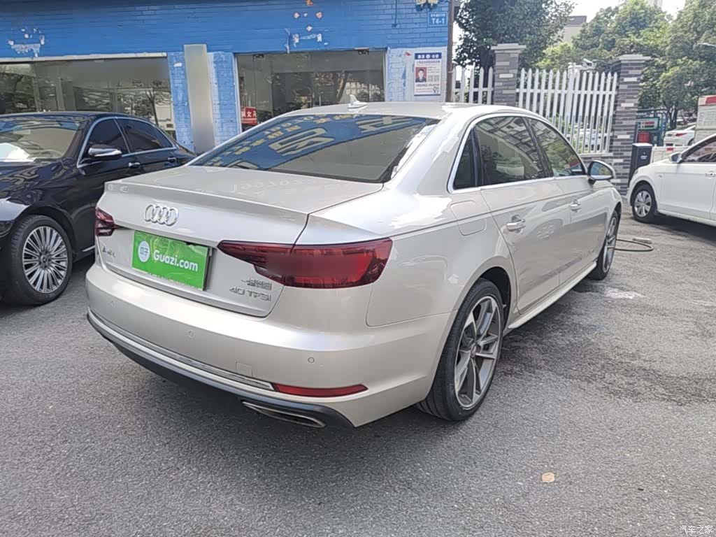 Audi A4L, 2019 7