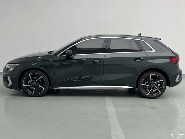 Audi A3, 2022 все фото