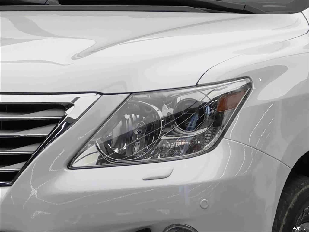 Lexus LX, 2011 3