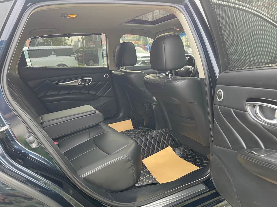 Infiniti Q70 Infiniti Q70
