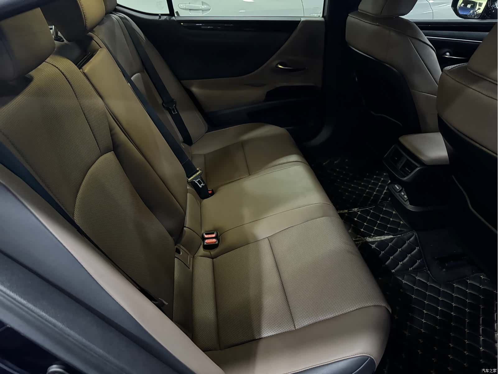 Lexus ES, 2023 8