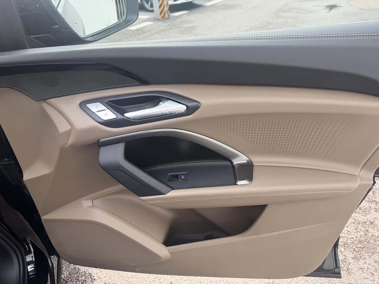 Audi Q5L, 2025 24