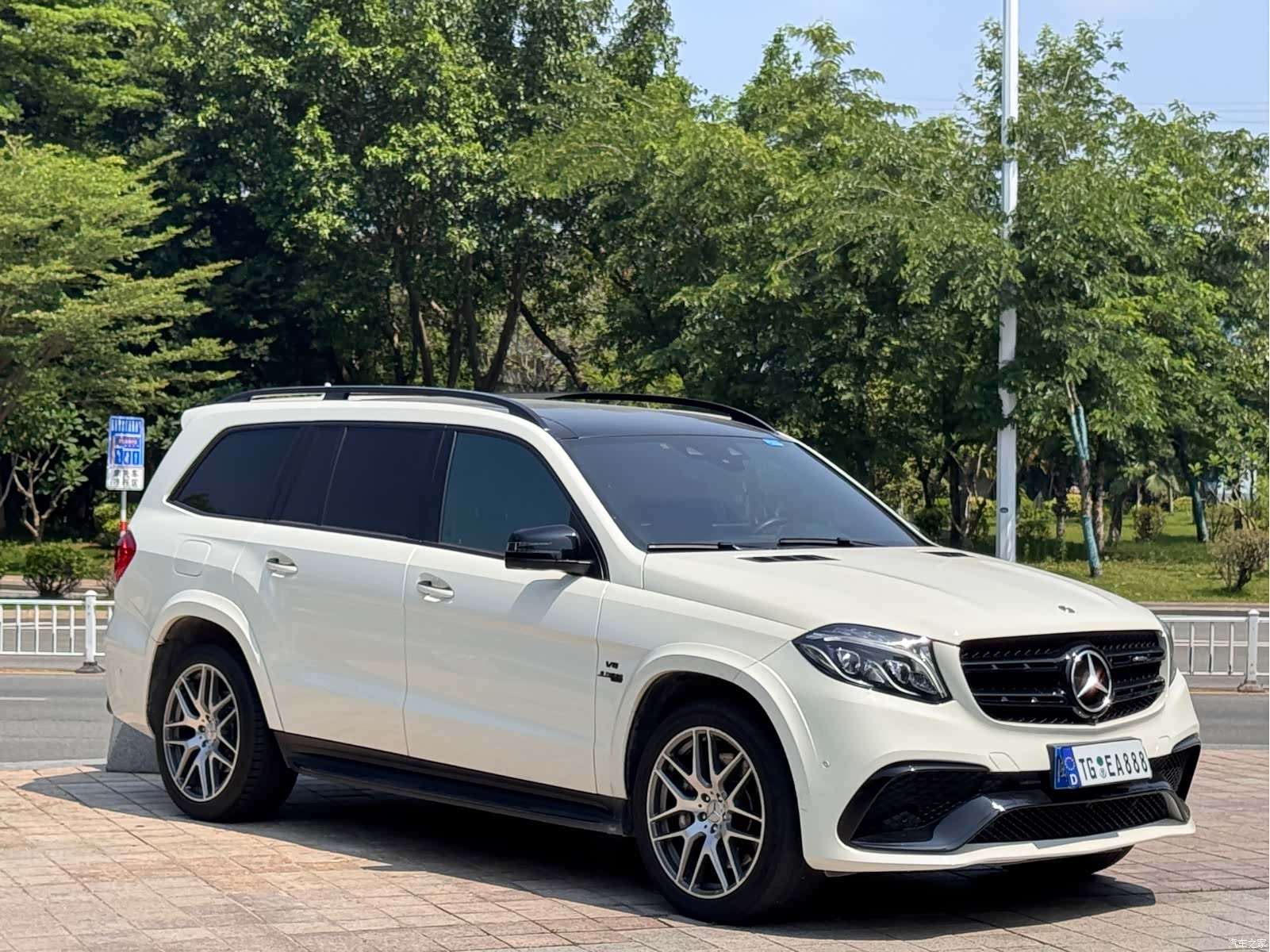 Mercedes-Benz GLS, 2018 3