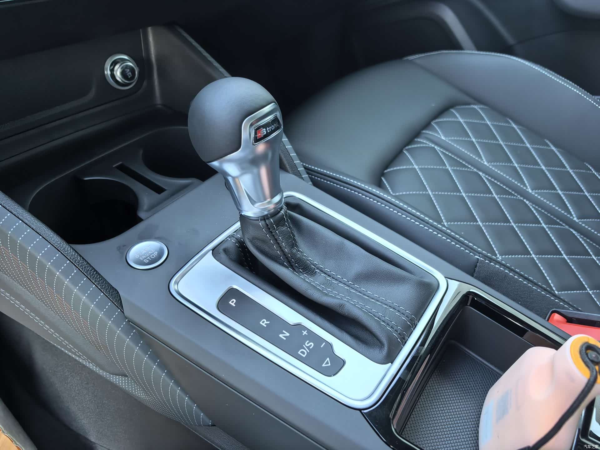 Audi Q2L, 2026 9