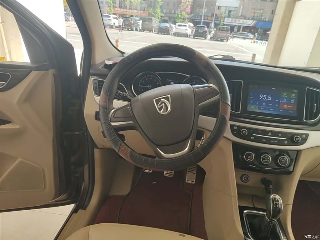 Wuling 730, 2016 11