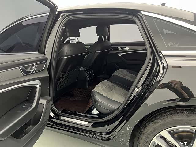 Audi A6L, 2025 10