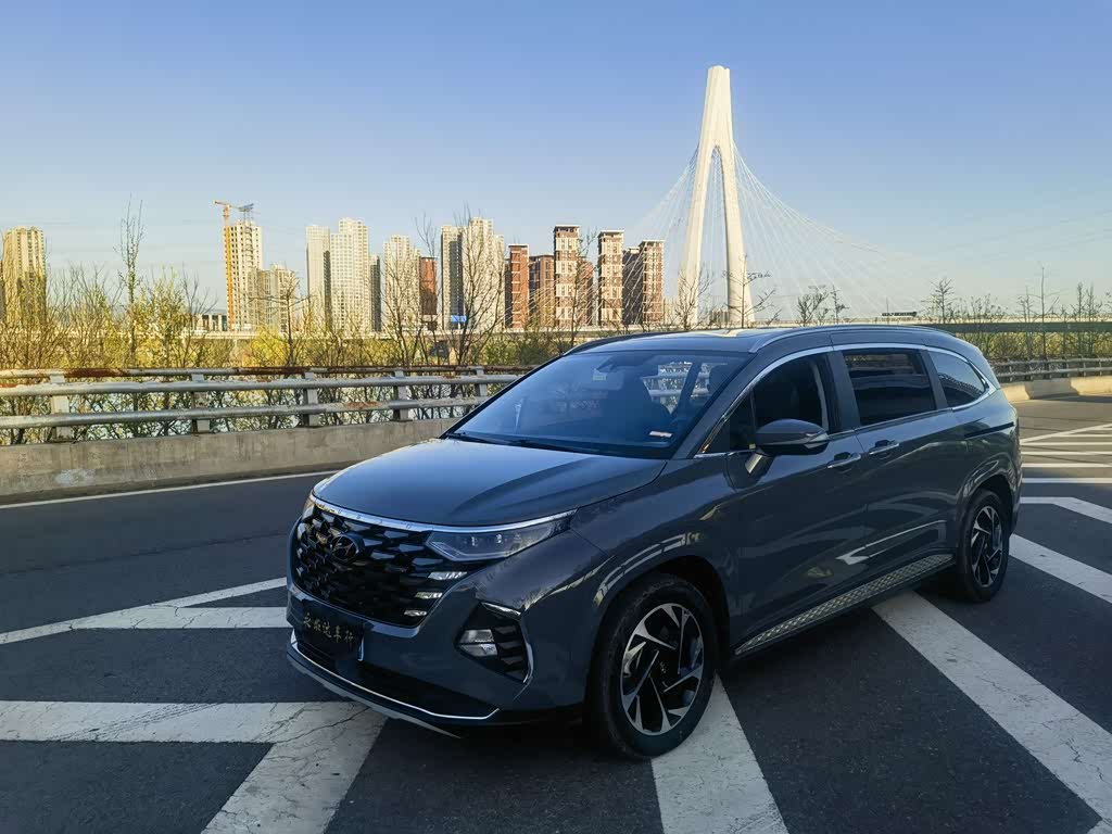 Hyundai Custo