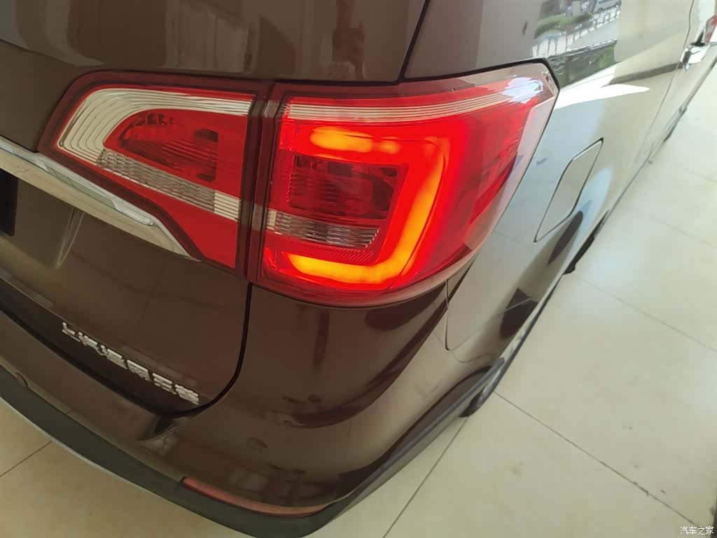 Wuling 730, 2016 8