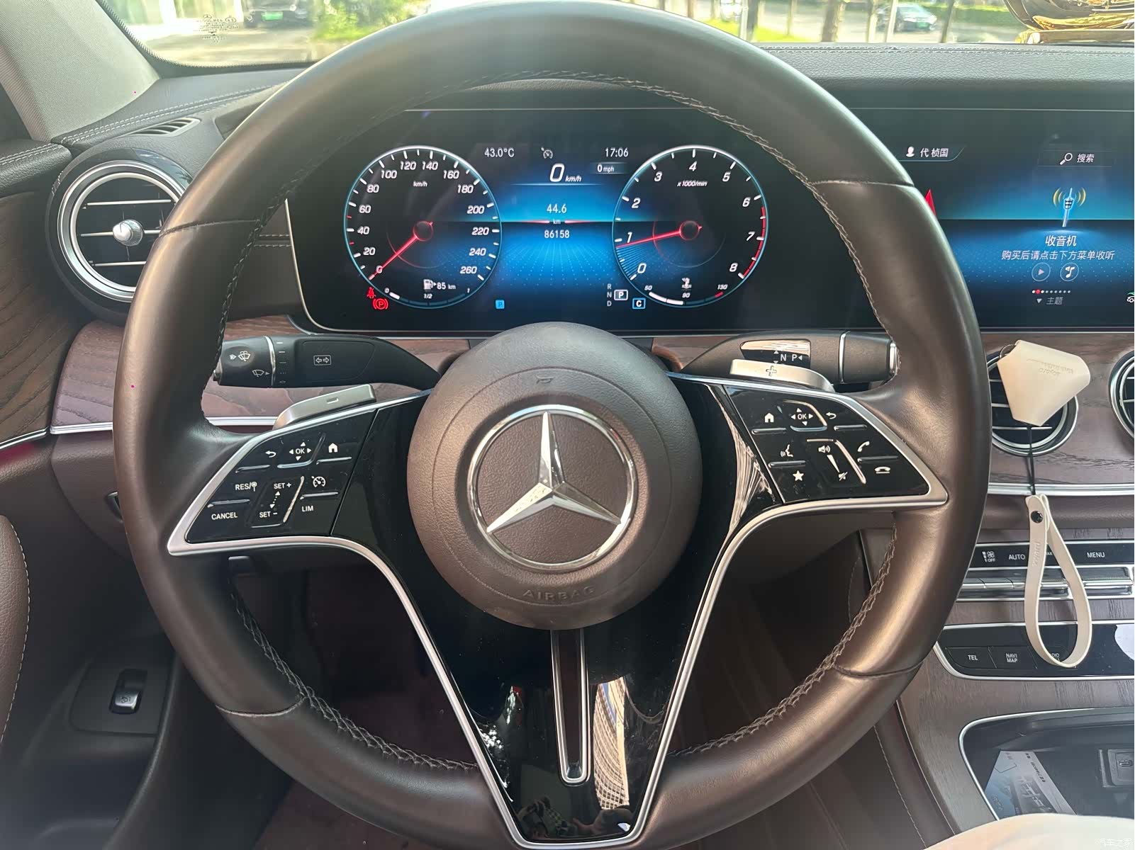 Mercedes-Benz E-Class, 2022 4