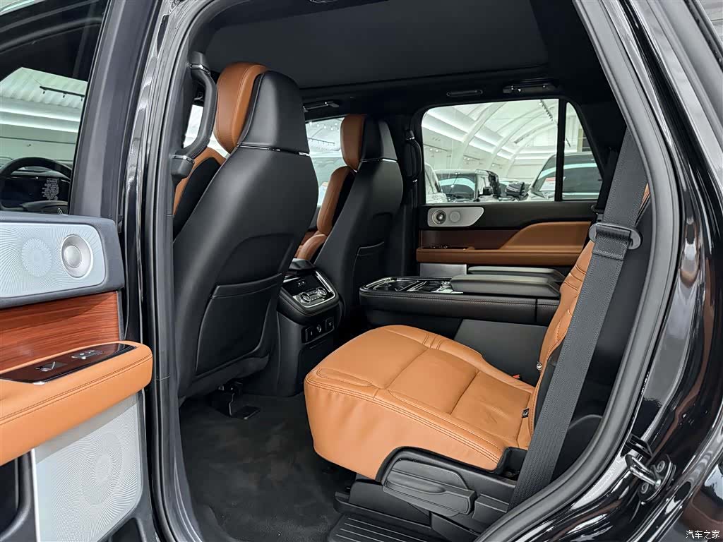Lincoln Navigator, 2021 8