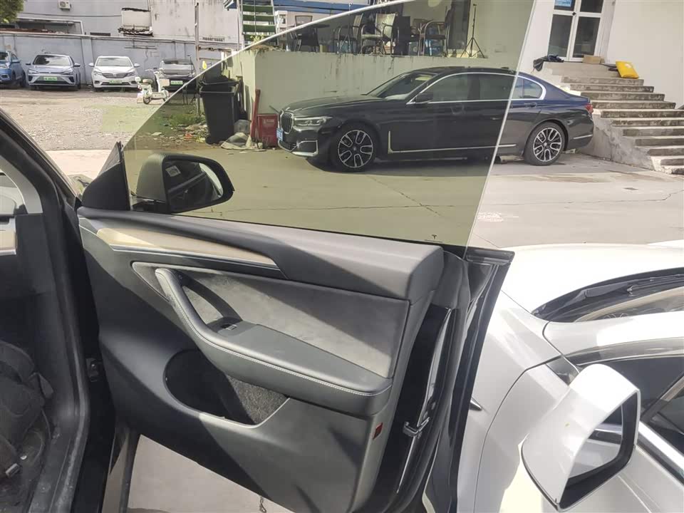 Tesla Model Y Tesla Model Y
