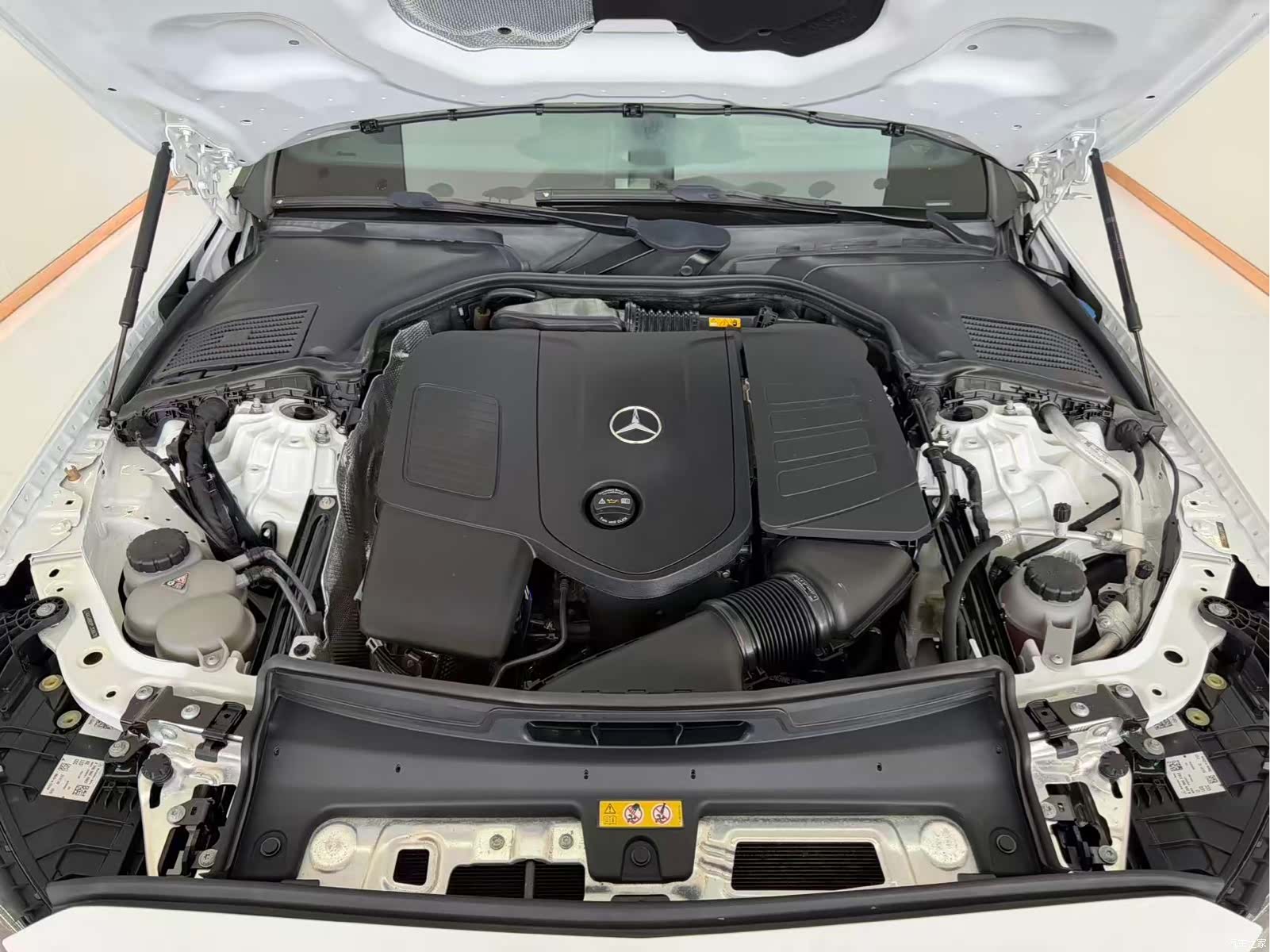 Mercedes-Benz C-Class, 2023 16