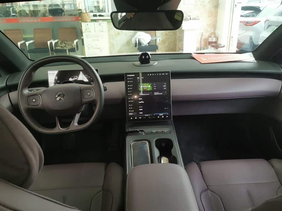 NIO ET5