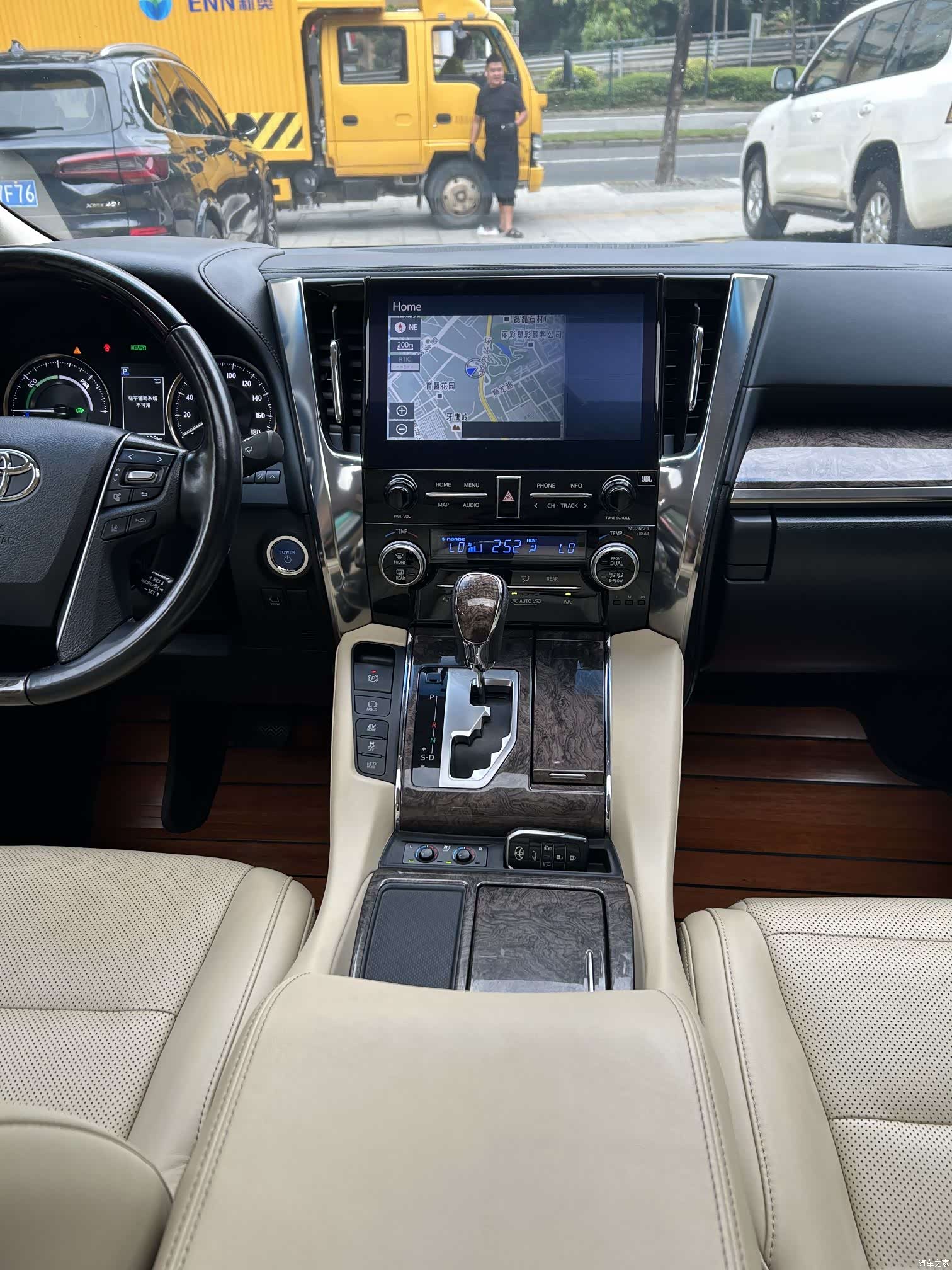 Toyota Vellfire, 2021 15