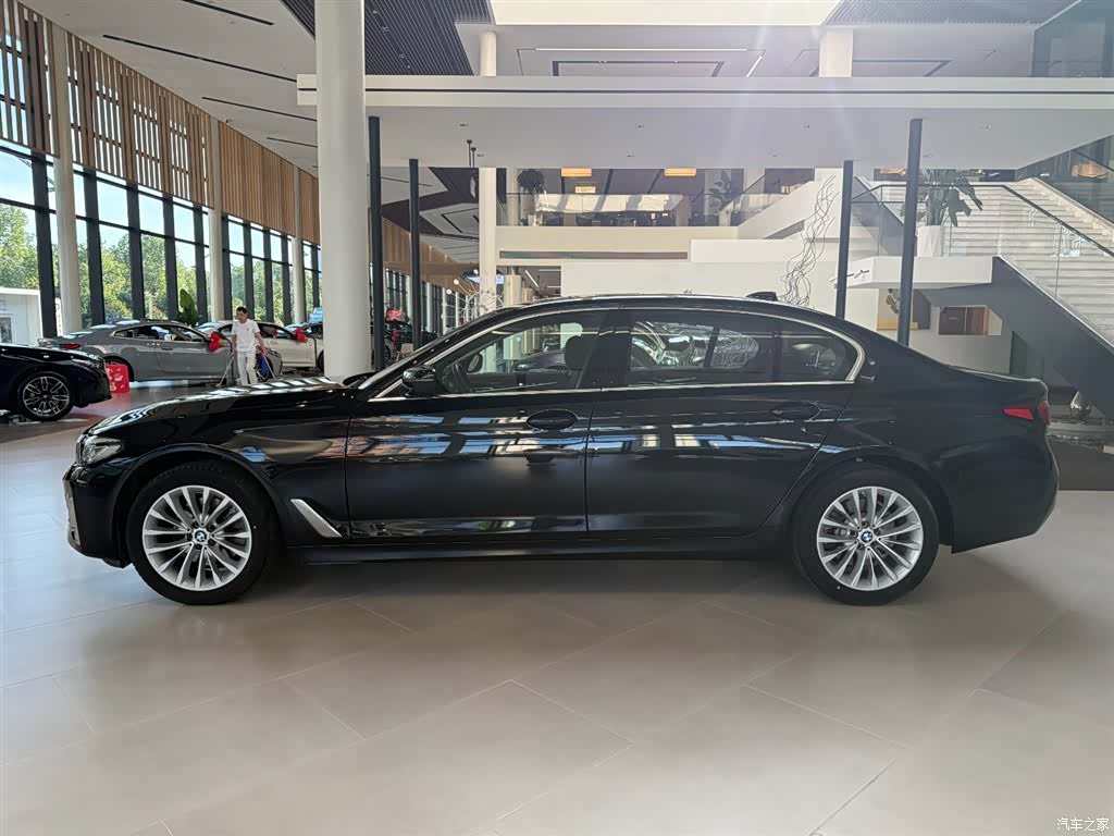 BMW 5 Series, 2024 15