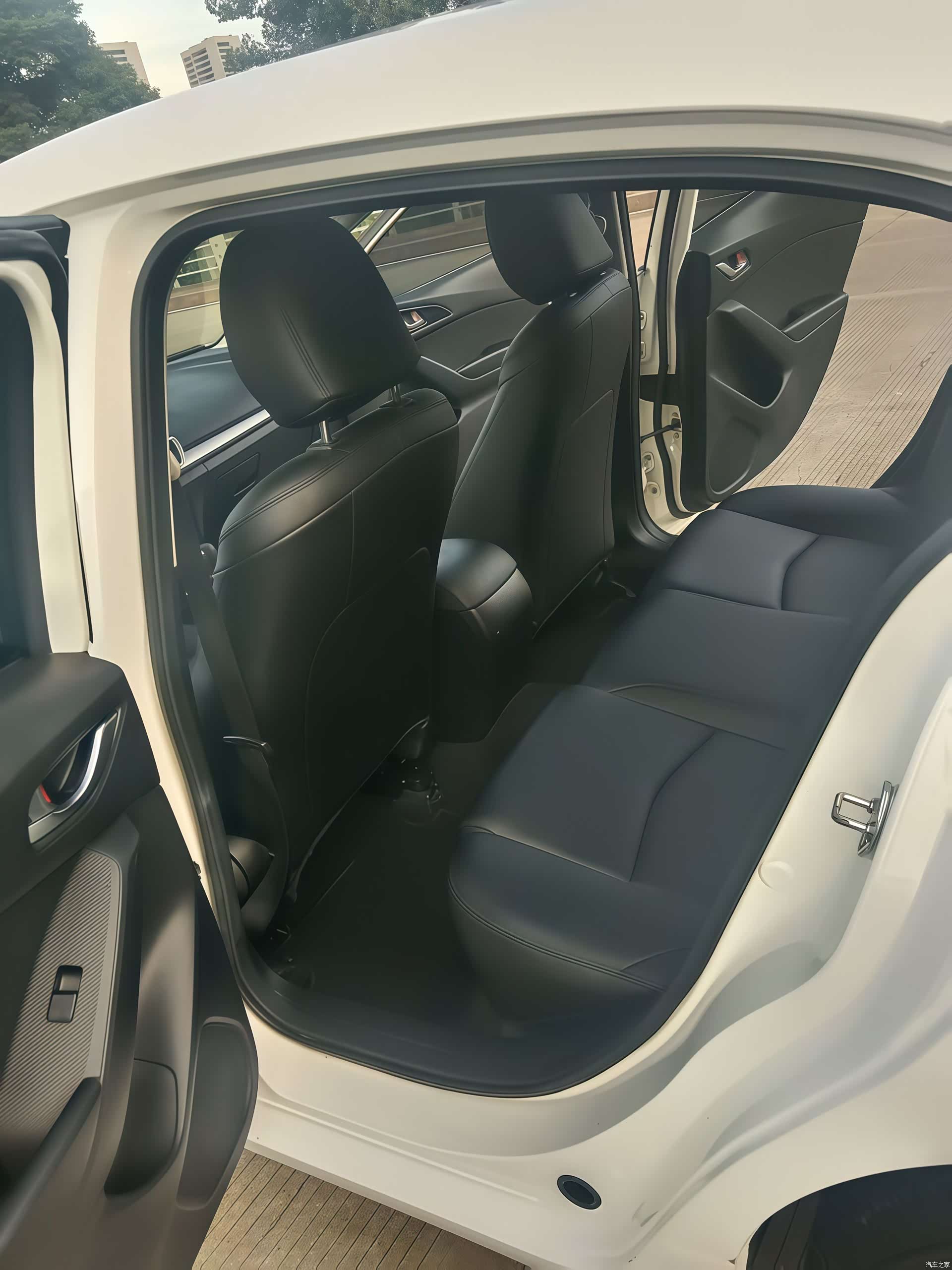 Mazda Mazda3, 2016 10