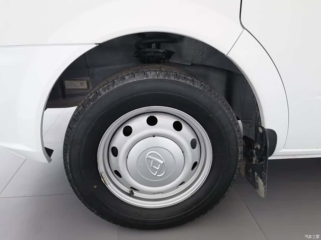Maxus V80, 2024 17