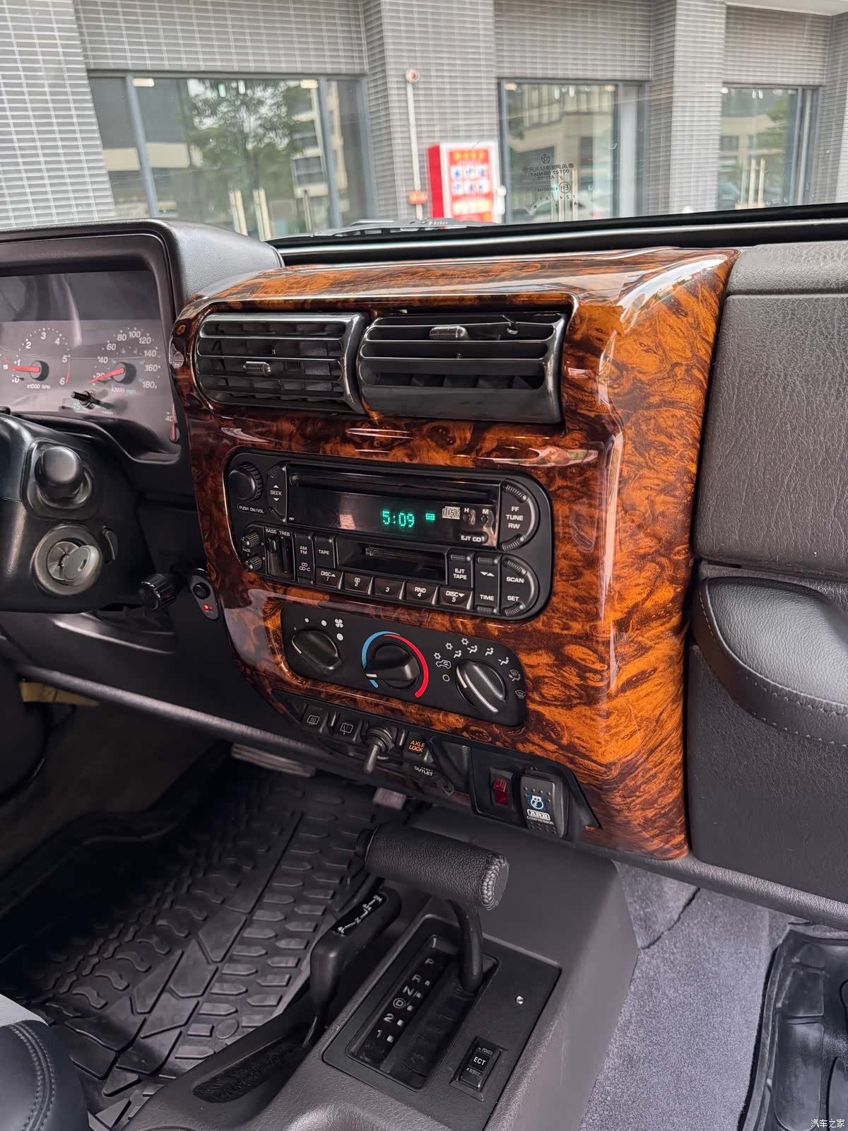 Jeep Wrangler, 2004 19