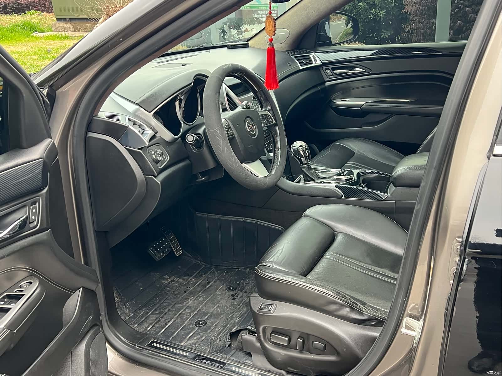Cadillac SRX, 2012 8