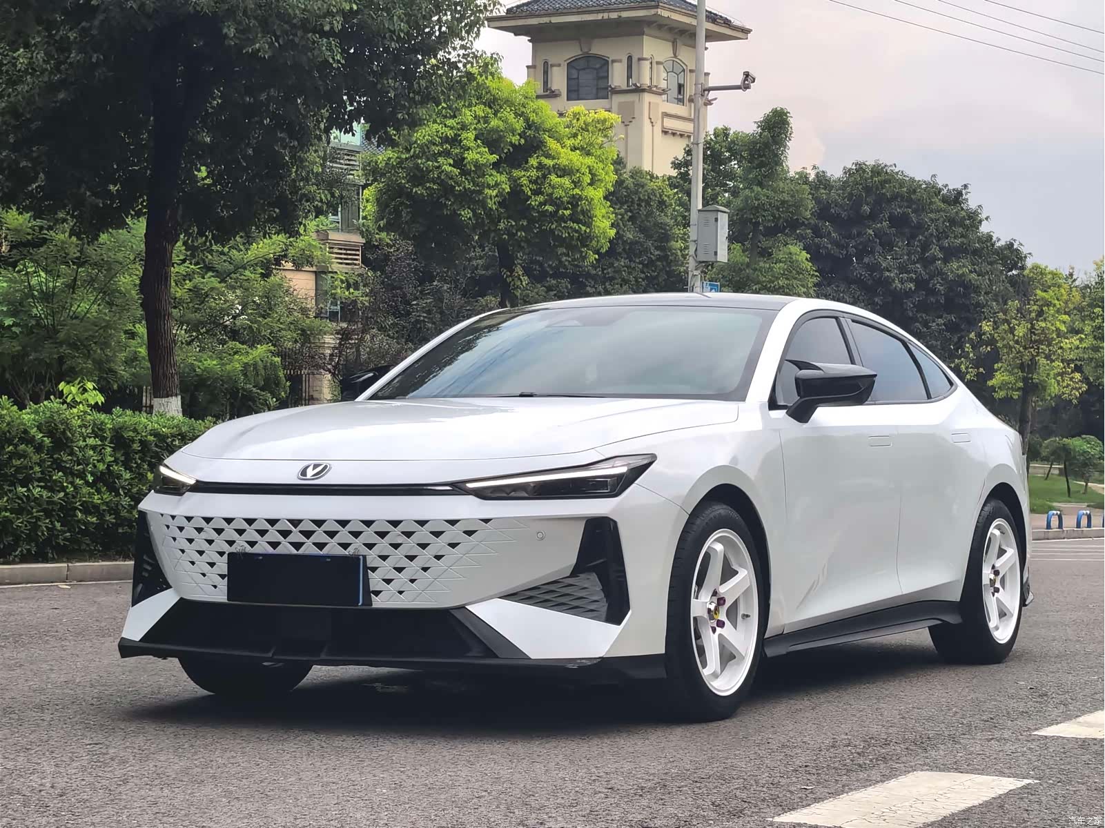 Changan UNI-V, 2024 1
