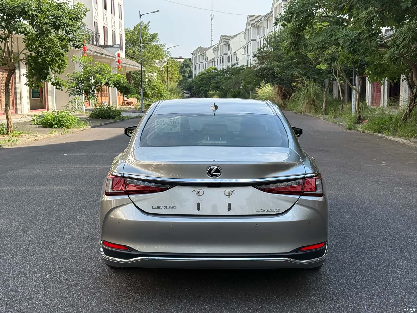 Lexus ES, 2019 8