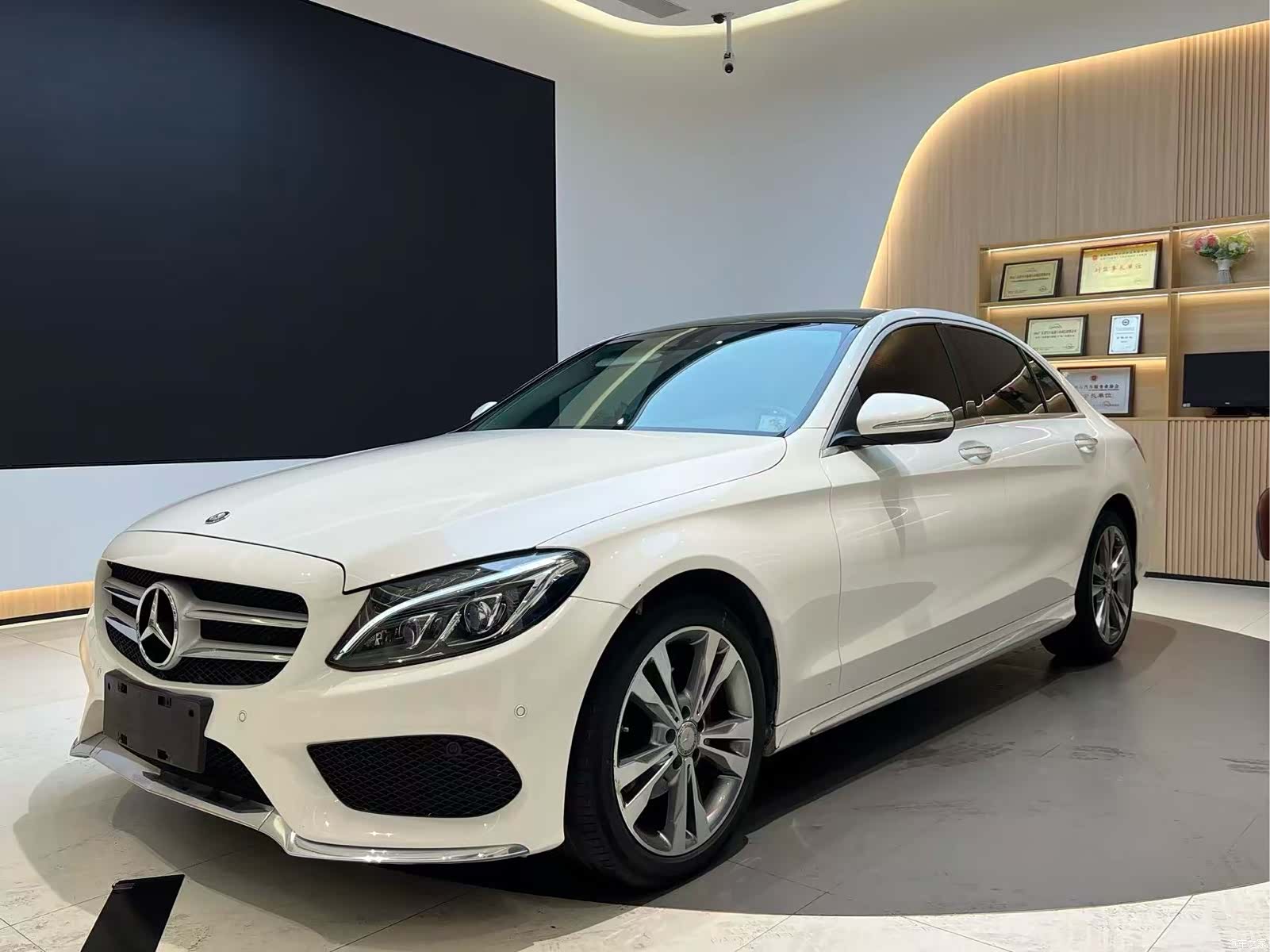 Mercedes-Benz C-Class, 2015 1
