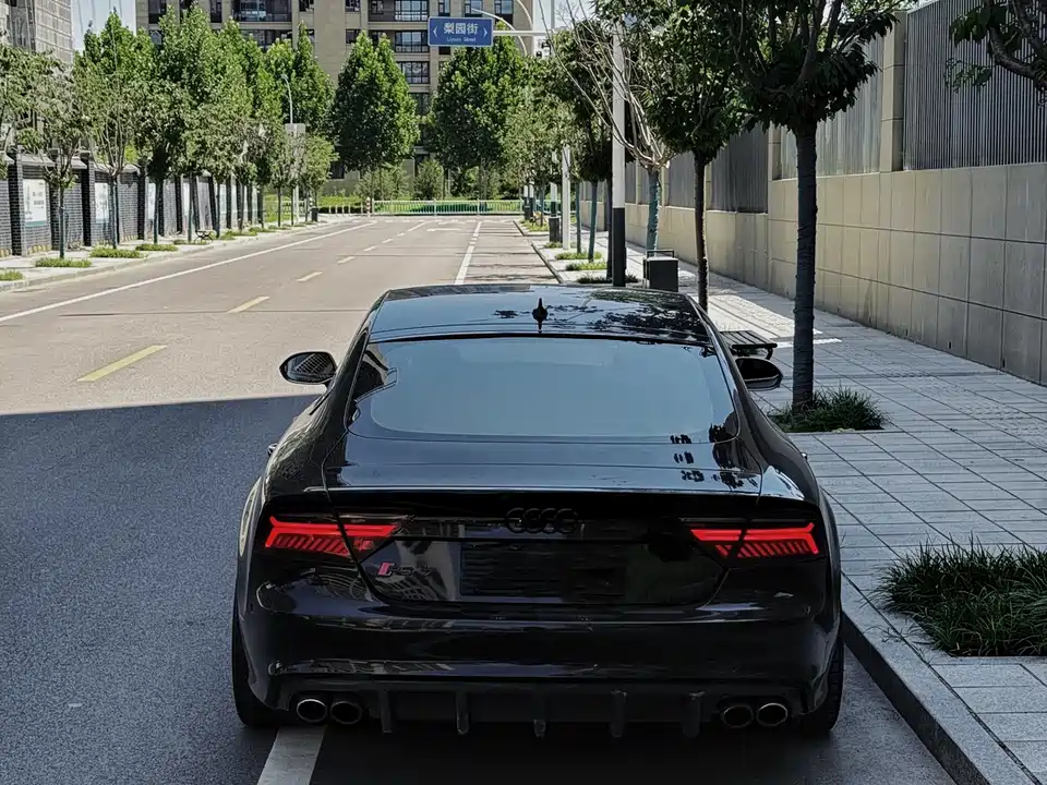 Audi S7