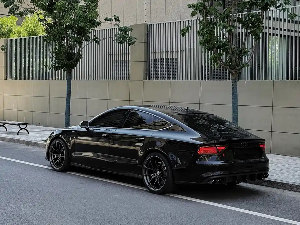 Audi S7
