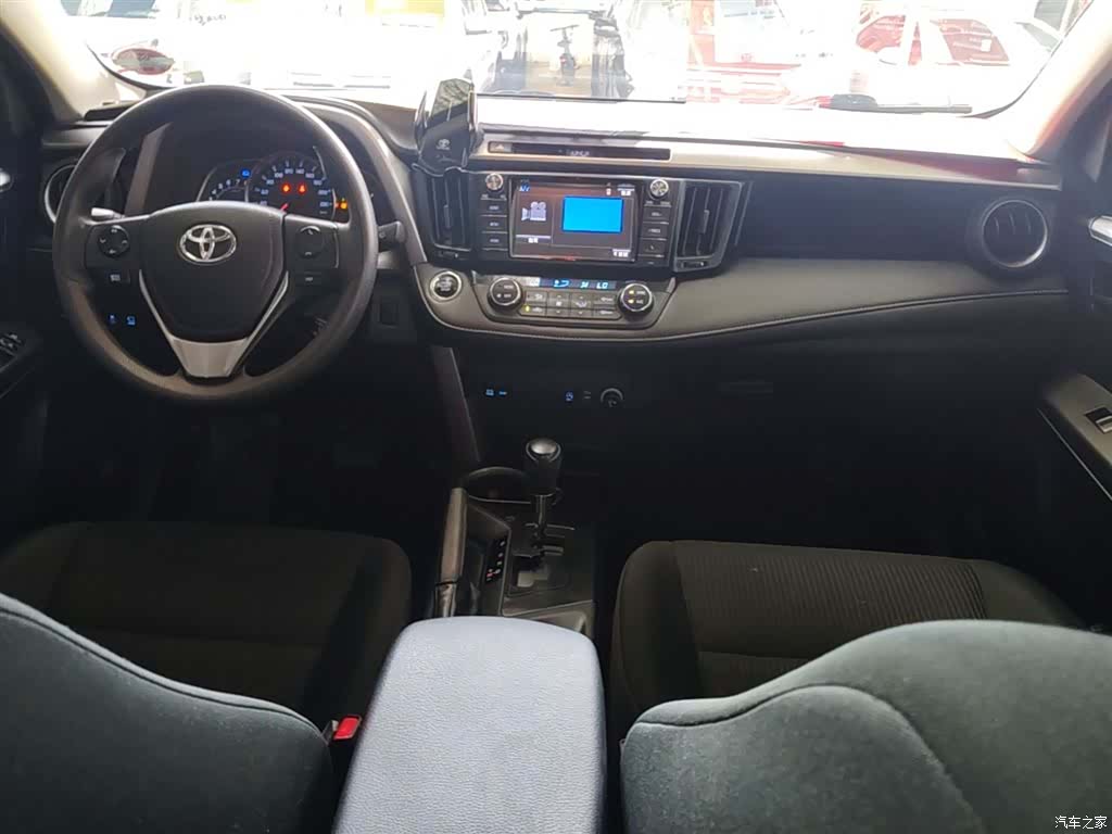Toyota RAV4, 2017 10