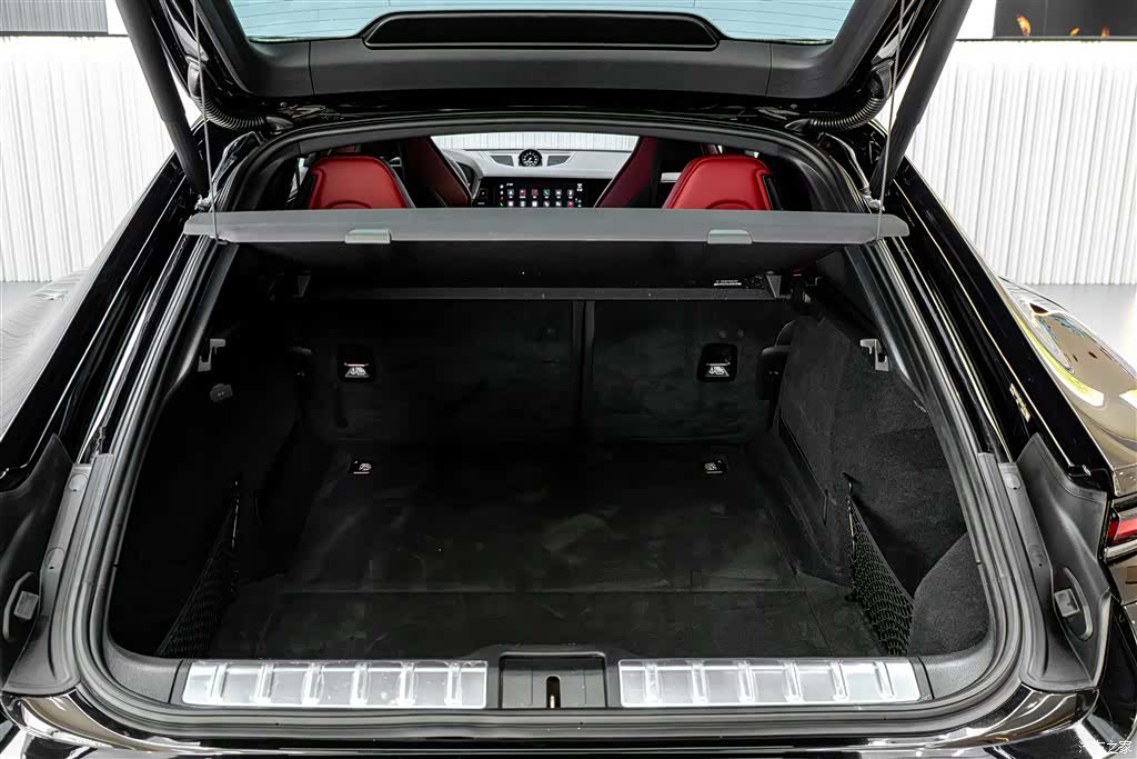 Porsche Panamera, 2024 2