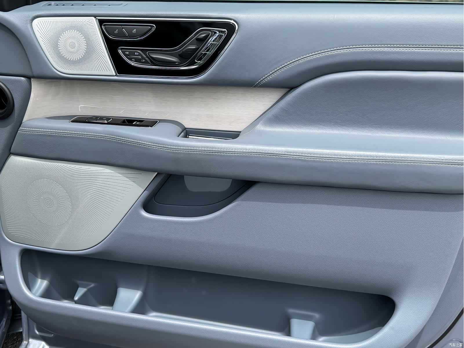 Lincoln Navigator, 2023 17